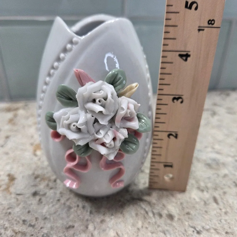 Vintage Silvestri Handcrafted Porcelain Egg‎ Bud Vase Easter Wht Pink Roses 4.5